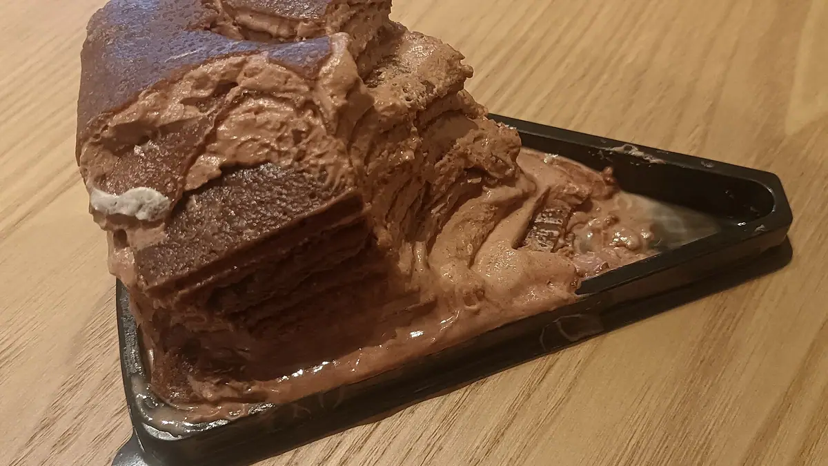 Cake Corner – cake shop in Stroud town centre